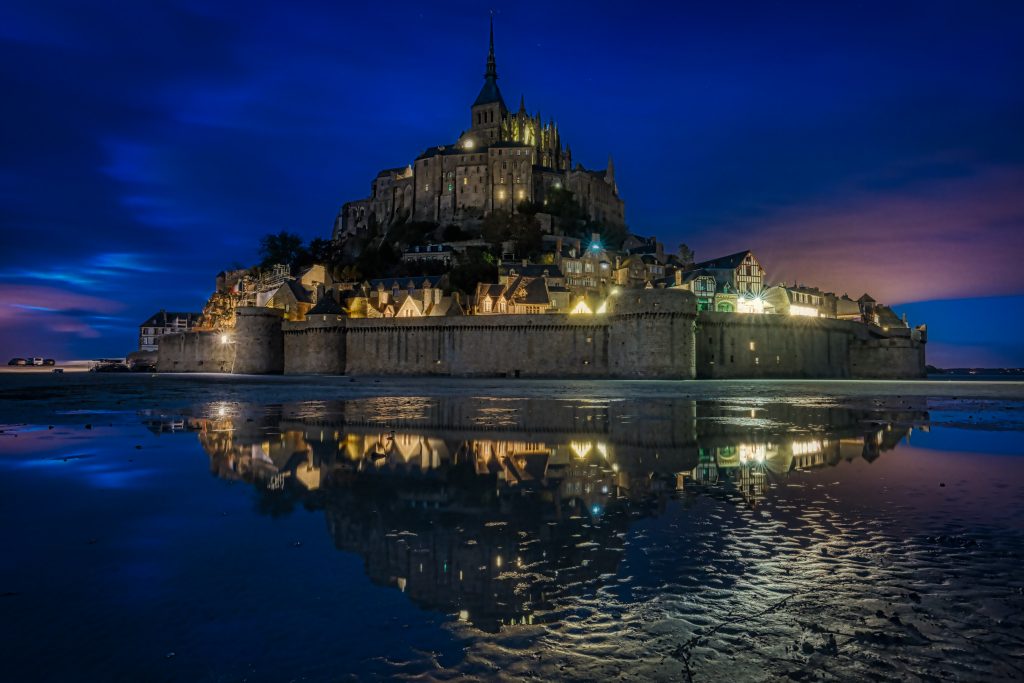Le Mont Saint Michel bei Nacht